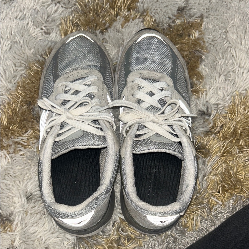 New balances 990
